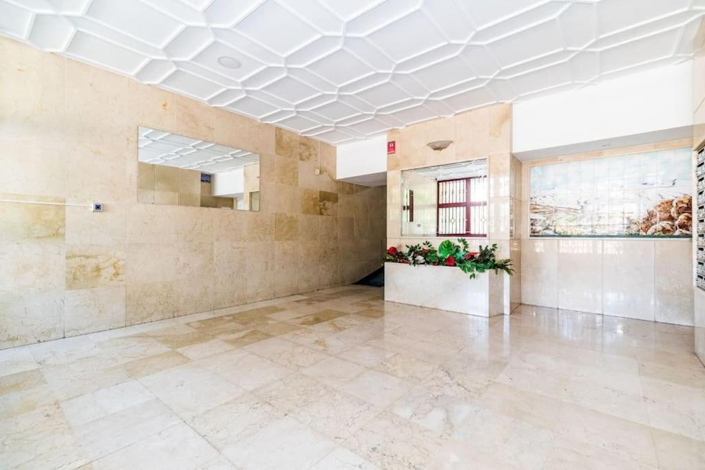 Modern Apartment Close To The City Center And Alhambra Granada Exterior photo